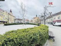 Pronájem obchodního prostoru, Benešov, Masarykovo náměstí, 72 m2