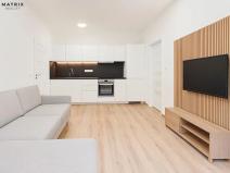 Prodej bytu 2+kk, Králův Dvůr, náměstí Míru, 55 m2