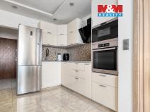 Prodej bytu 3+kk, Šestajovice, Komenského, 48 m2