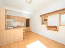 Pronájem bytu 2+kk, Praha - Vysočany, Spojovací, 36 m2