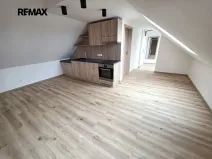 Pronájem kanceláře, Slavkov u Brna, 72 m2