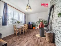 Prodej bytu 3+1, Suchomasty, 74 m2