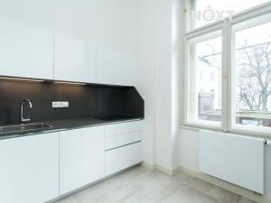 Pronájem bytu 2+1, Praha - Nové Město, Bolzanova, 91 m2