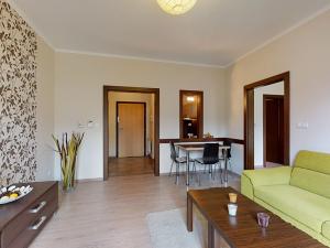 Prodej bytu 2+kk, Karlovy Vary, Libušina, 45 m2