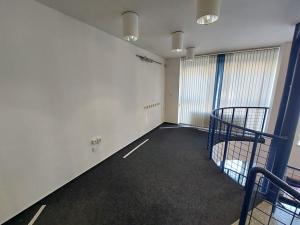 Pronájem obchodního prostoru, Tábor, Tomkova, 84 m2