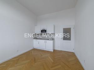 Pronájem bytu 1+kk, Praha - Nové Město, Rašínovo nábřeží, 22 m2