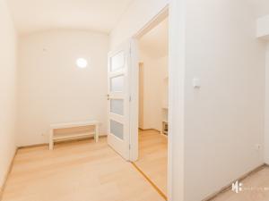 Prodej bytu 4+kk, Praha - Bubeneč, U akademie, 73 m2