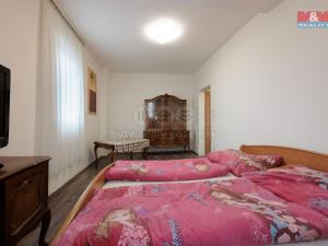 Pronájem bytu 1+1, Karlovy Vary - Doubí, Studentská, 41 m2