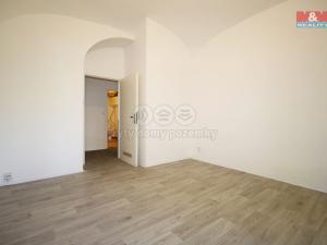 Prodej bytu 2+1, Karlovy Vary, Libušina, 46 m2