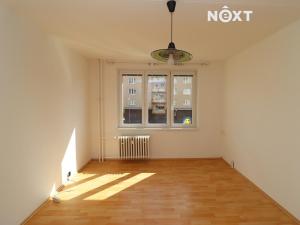 Pronájem bytu 1+1, Karlovy Vary, Družstevní, 37 m2