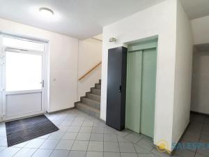 Prodej bytu 2+kk, Praha - Prosek, Měšická, 68 m2