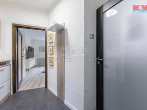 Prodej bytu 2+kk, Karlovy Vary - Drahovice, Kvapilova, 37 m2