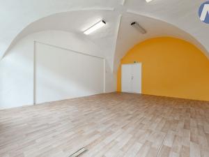 Pronájem obchodního prostoru, Prachatice, Velké náměstí, 200 m2