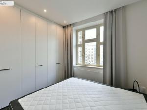 Pronájem bytu 3+kk, Praha - Vinohrady, Laubova, 95 m2