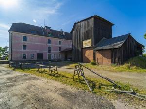 Prodej skladu, Pěčice, 2700 m2