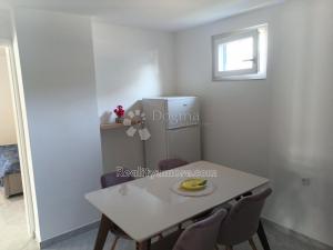 Prodej bytu 3+1, Vodice, Chorvatsko, 73 m2