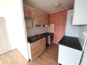 Pronájem bytu 2+kk, Praha - Hloubětín, Kardašovská, 43 m2