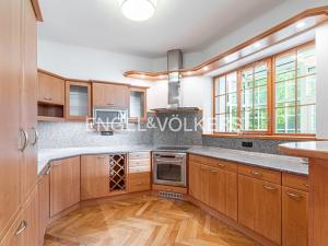 Pronájem rodinného domu, Praha - Hradčany, Na baště sv. Tomáše, 328 m2