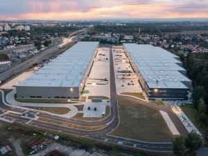 Pronájem skladu, Pardubice, 8000 m2