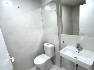 Pronájem bytu 1+kk, Praha - Radotín, Vrážská, 28 m2