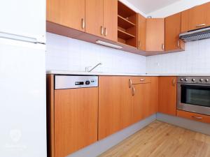 Pronájem bytu 1+kk, Praha - Prosek, Mimoňská, 46 m2