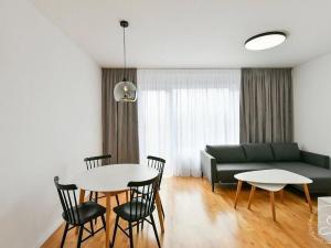 Pronájem bytu 2+kk, Praha - Hloubětín, Waltariho, 56 m2