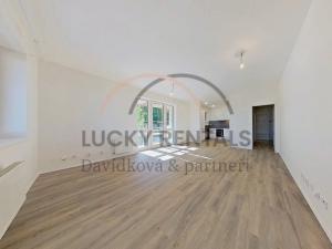 Pronájem bytu 3+kk, Praha - Smíchov, Pod Děvínem, 82 m2