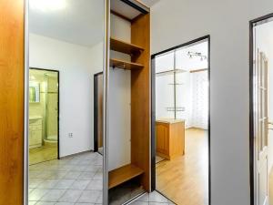 Pronájem bytu 2+kk, Praha - Vokovice, Na Volánové, 40 m2