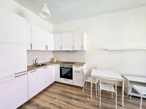 Prodej ubytování, Praha - Vršovice, Na spojce, 52 m2