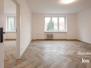 Prodej bytu 3+kk, Karlovy Vary, Šumavská, 68 m2