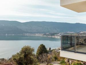 Prodej bytu 2+kk, Herceg Novi, Černá Hora, 73 m2