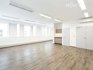 Pronájem kanceláře, Praha - Nové Město, Bolzanova, 68 m2