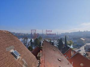 Pronájem bytu 1+kk, Jindřichův Hradec - Jindřichův Hradec I, nám. Míru, 20 m2