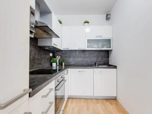 Pronájem bytu 2+kk, Praha - Hostavice, U Hostavického potoka, 51 m2