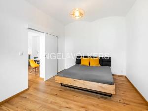 Pronájem bytu 2+kk, Praha - Podolí, Lopatecká, 48 m2