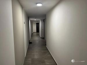 Pronájem bytu 1+kk, Praha - Vysočany, Bassova, 28 m2