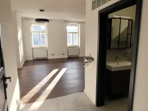 Pronájem bytu 1+kk, Benátky nad Jizerou, Husovo náměstí, 60 m2