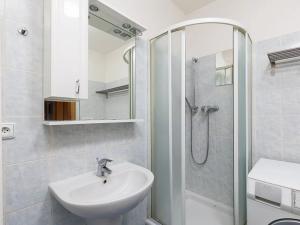 Pronájem bytu 1+kk, Praha - Žižkov, Husitská, 43 m2