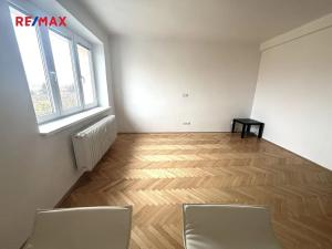 Pronájem bytu 2+kk, Kladno, Vrchlického, 65 m2