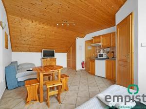 Prodej rodinného domu, Štítary, 327 m2