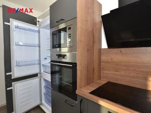 Pronájem bytu 1+kk, Praha - Černý Most, Bryksova, 37 m2