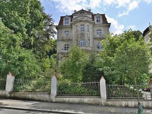 Prodej bytu 3+1, Karlovy Vary, Krále Jiřího, 105 m2