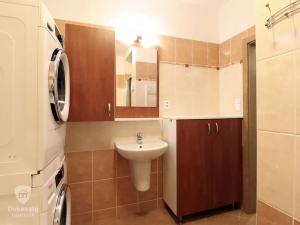 Pronájem bytu 4+kk, Praha - Horní Měcholupy, Hornoměcholupská, 78 m2