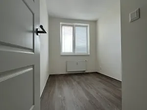 Pronájem bytu 2+kk, Brno, Bratislavská, 39 m2