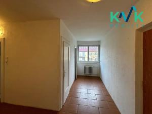 Prodej bytu 3+1, Ostrov, Lipová, 79 m2