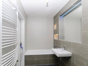 Prodej bytu 2+kk, Praha - Dolní Měcholupy, Kardausova, 54 m2