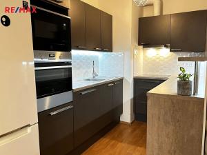 Pronájem bytu 2+kk, Praha - Horní Měcholupy, Modenská, 85 m2