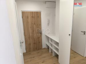 Pronájem bytu 2+kk, Praha - Prosek, Vysočanská, 42 m2