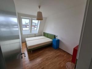 Pronájem bytu 3+kk, Praha - Žižkov, Pod Parukářkou, 84 m2