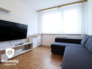 Pronájem bytu 2+kk, Praha - Horní Měcholupy, Milánská, 47 m2